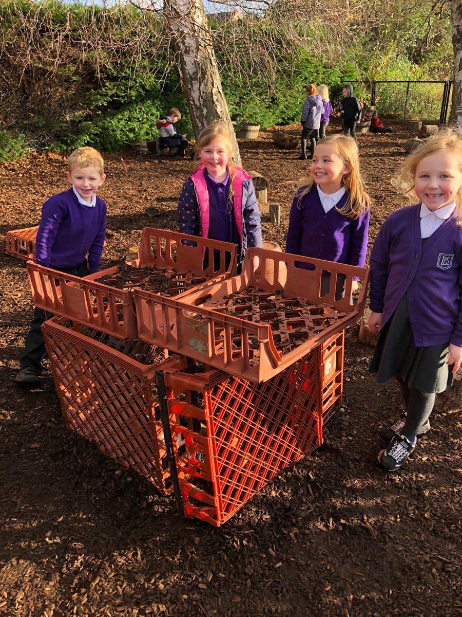 lasswadeps's tweet photo. P2 were very busy during play last week. They enjoyed working together as teams to build interesting creations! #timtheteamplayers https://t.co/aFa8qsIR1E