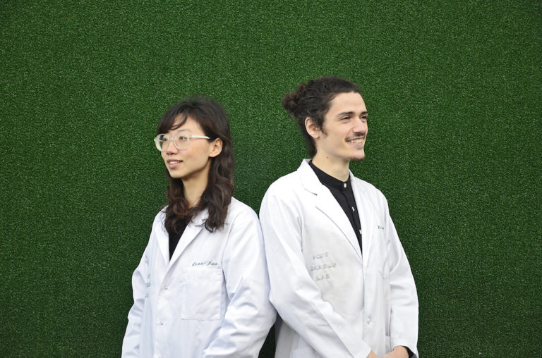 FixingFutureBCN's tweet photo. 🌍 UK – @EUSocialInnov finalist 7/10 | Fashion just got nerdy, in a good way! @postcarbonlab has developed a photosynthetic coating that can be applied to textiles to turn them into clothes that actually capture carbon. ► https://t.co/9SVP31hRZk https://t.co/qDFP85SjpN