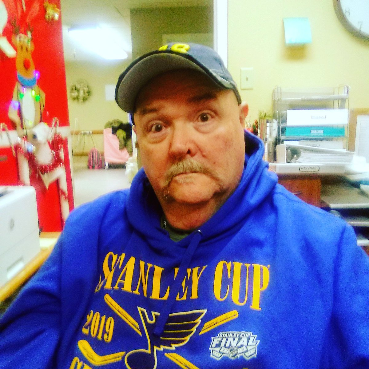 GGetger's tweet photo. What in the World is going on Now.?=? https://t.co/tvr3GUIdDQ