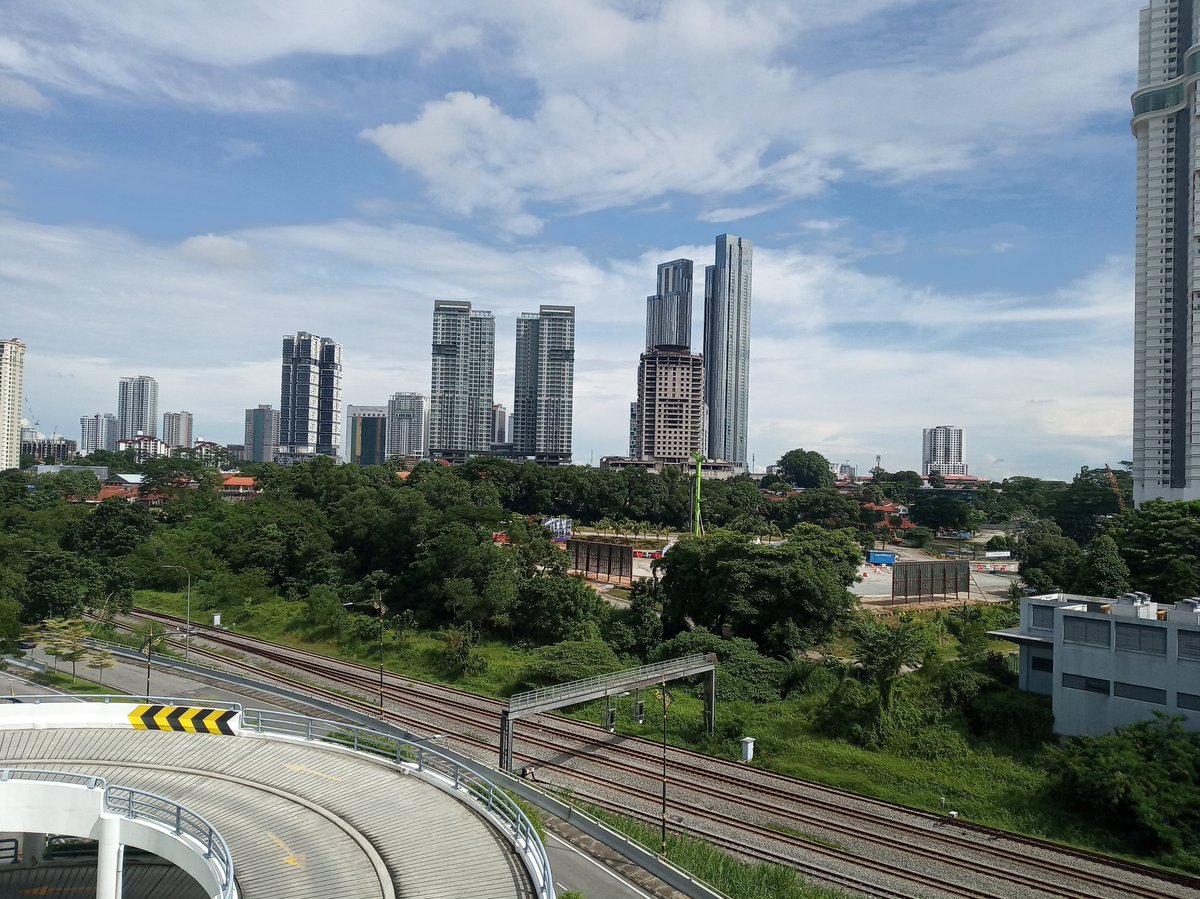 the interior look for the upcoming Rapid Transit System (RTS) and the exact location in Johor Bahru.. 🚆

• will be a game changer for Johor Bahru city and the iconic economic zone, Iskandar Malaysia 👏
• groundbreaking ceremony was held yesterday, expected completion in 2026