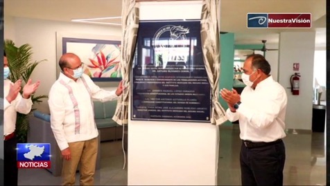 nuestravision's tweet photo. Héctor Astudillo y Zoé Robledo inauguran el Hotel SNTSS en Acapulco https://t.co/w7MXCGVQRS https://t.co/kRo3rhzCui