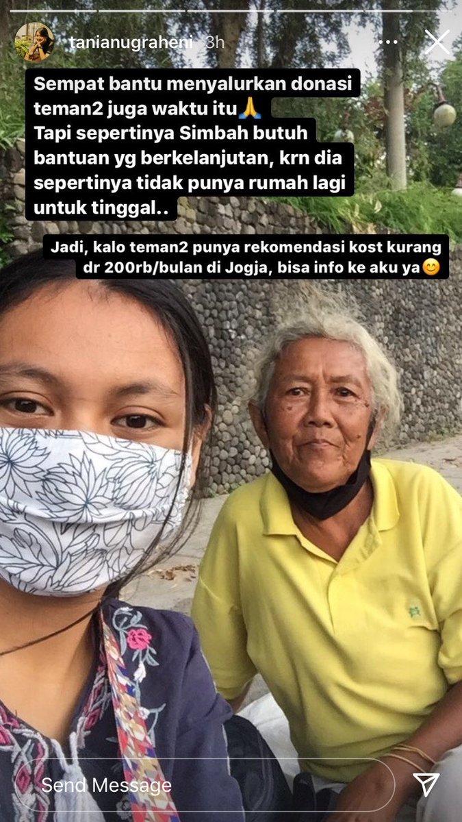 PutrriAP's tweet photo. Teman-teman yang punya info kos maksimal 200k bisa hubungi akuu yaa.. temen-temen UGM khusunya klaster soshum pasti pernah lihat mbah ini tiap pagi ngumpulin sampah disekitar jalan sosio humaniora. Terima kasih 💛 https://t.co/itHfNxaFgx