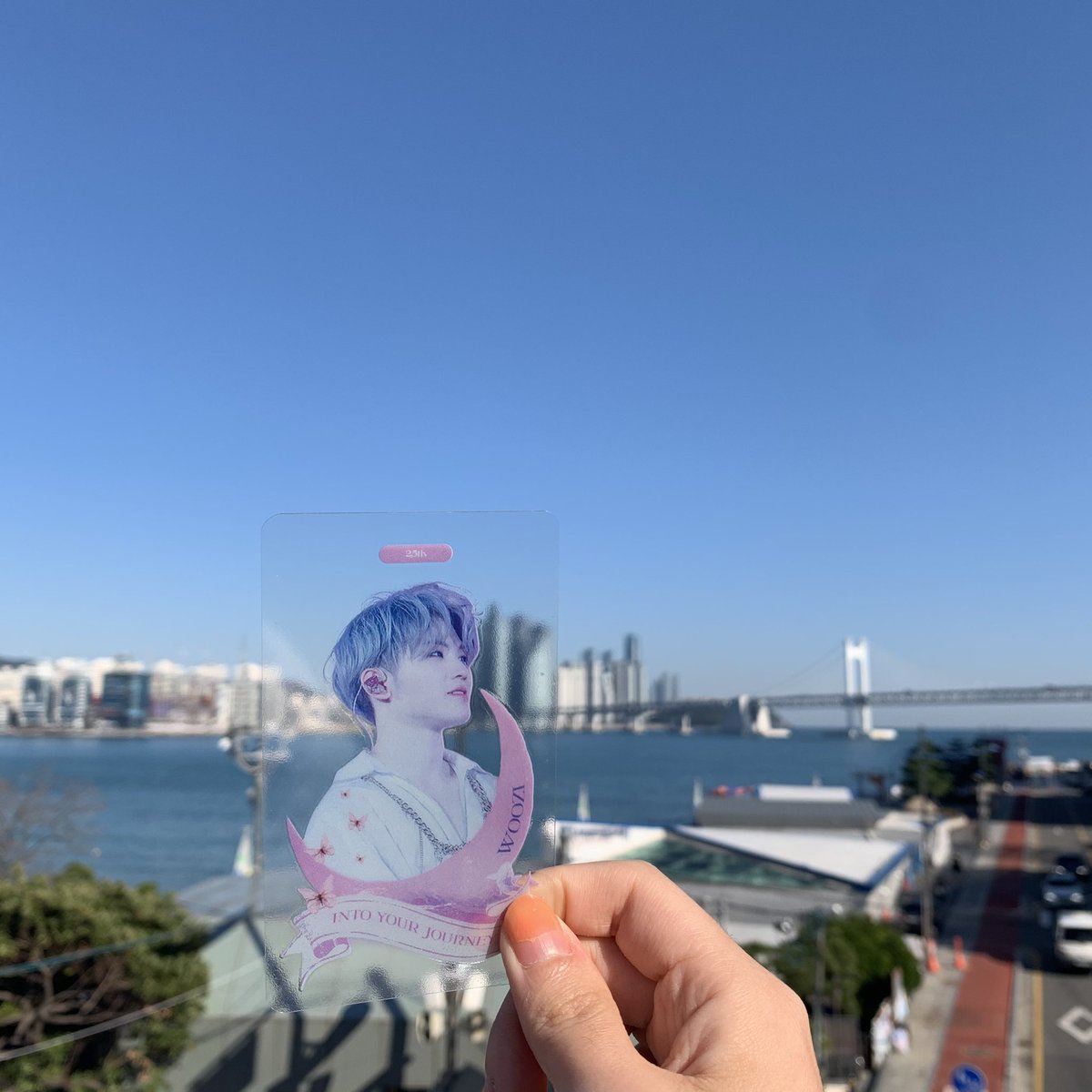 #지훈이의_찬란한_스물다섯 #INTO_YOUR_JOURNEY
카페 일주일 다녀왔어용🥰 어젯밤의 예쁜 지훈이 마음씨덕에 날씨도 그렇게 춥지않고 지훈이 미소처럼 맑았습니다:) 카페도 너무 이쁘고 해수욕장이랑도 가까워서 지훈이 광안리 구경도 시켜줬어요💕 지훈아 내년생일에 또 보자❣️