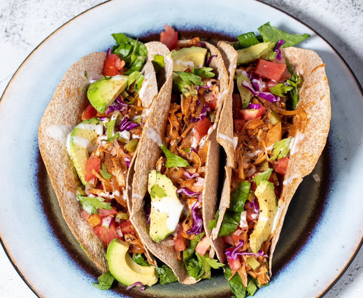 🌮 𝐏𝐔𝐋𝐋𝐄𝐃 𝐉𝐀𝐂𝐊𝐅𝐑𝐔𝐈𝐓 𝐓𝐀𝐂𝐎𝐒 by Rachel ❤⁣
⁣
🌱 #OrganicLarder 🌱⁣
"𝘖𝘳𝘨𝘢𝘯𝘪𝘤 𝘮𝘦𝘢𝘯𝘴 𝘭𝘢𝘳𝘥𝘦𝘳..."⁣
⁣
🌱#اللاردرالعضوي 🌱
اللاردر هو العضوي⁣
⁣
#organic #eathealthy #goOrganic #goforhealthyfood #organicdubai #goodfood #recipes #healthyrecipes