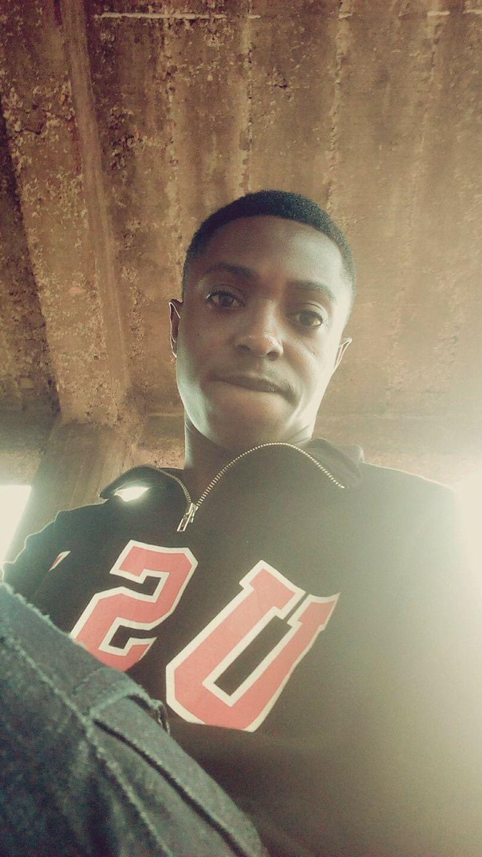 Nsukka_okpa's tweet photo. This is Adesina Ademuyiwa Ayobami. He was abducted from his house in IBADAN for being a peaceful Protester on the 13th of November 2020 by SARS AND POLICEMEN..
Peacefully protesting is not a crime.. Please Governor @seyi_amakinde Free Adesina
#EndSARS 
#FreeAdesina 
Retweet this. https://t.co/VgSZrZk5xW