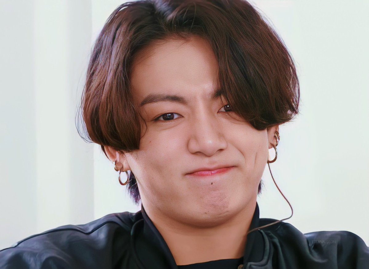 eternalsjeon's tweet photo. Jungkook biased.....???😭 @BTS_twt https://t.co/LrFWlWNVrR
