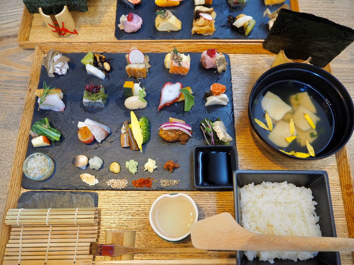 ゆかり Awomb 烏丸本店 京都の食材を使った 色とりどりの具材を織り混ぜていただく手織り寿司 海苔で巻いて手巻き寿司風や 具材を乗せてちらし寿司風に わさびや生姜なども数種類あるので いろんな組み合わせを楽しめます きれいだから食べるのが ゆかり Awomb 烏丸本店 京都の食材を使った 色とりどりの具材を織り混ぜていただく手織り寿司 海苔で巻いて手巻き寿司風や 具材を乗せてちらし寿司風に わさびや生姜なども数種類あるので いろんな組み合わせを楽しめます きれいだから食べるのが