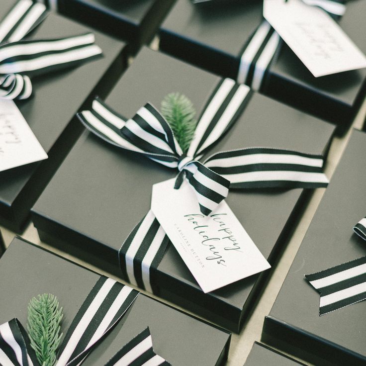 DetectiveGifts's tweet photo. Best #CorporateGifts Ideas : Custom Client Appreciation Curated Gift Box Design &amp; Delivery Service – Marigo... _ 

https://t.co/S4EX1MyFBj https://t.co/8sCIwSsIFd