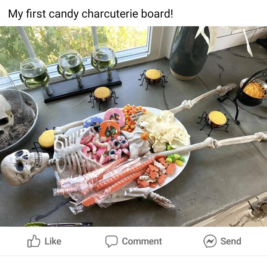 lisa_curry's tweet photo. Pls enjoy these posts from a trump supporter I went to high school with https://t.co/106jJlv6Im