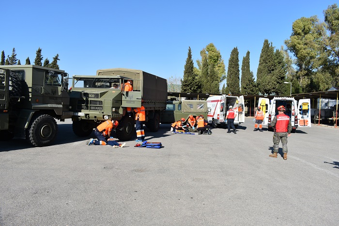 FUTER_ET's tweet image. El #RAAA73 #MAAA_ET @EjercitoTierra y la #USAC "TENTEGORRA" realizan la practicas del curso SEPE  "Atención sanitaria a múltiples victimas y catástrofes". imágenes: simulación de accidente de trafico múltiple de convoy militar.