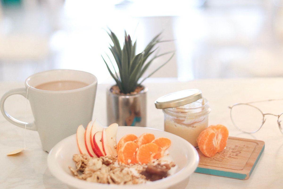 mallaury___d's tweet photo. On commence la semaine avec un bon petit-dej ! 🍊
Passez une bonne semaine ! 🤩

#breakfast

https://t.co/OGmNXIXEr5 https://t.co/ROllqxUeLq