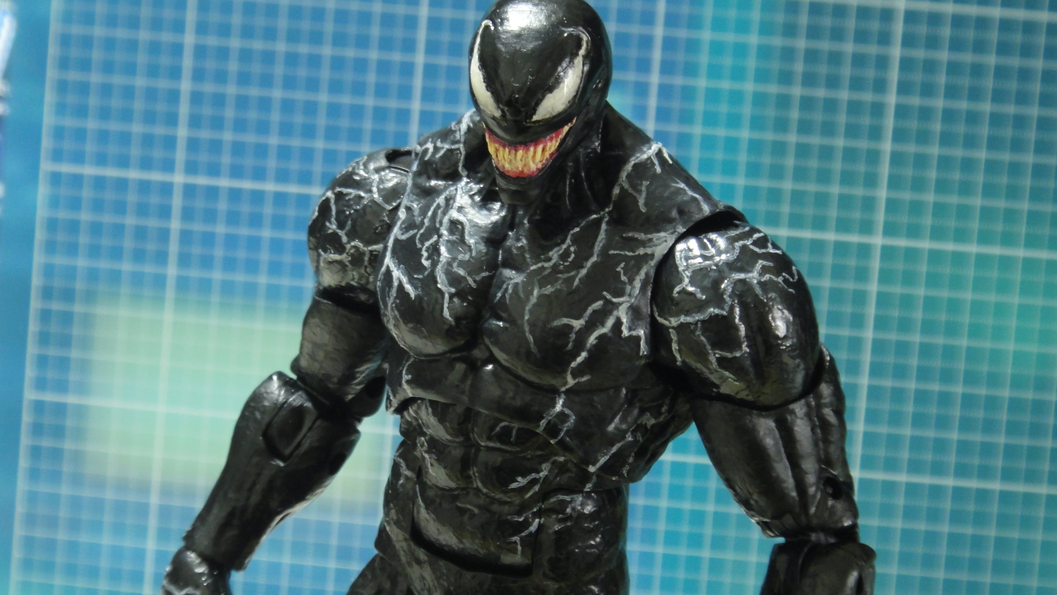 マーベルレジェンドヴェノムプールリペイント改造品