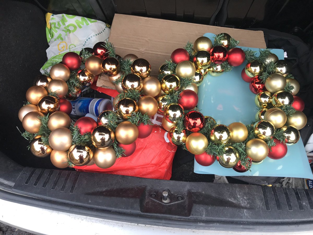 VMonumental's tweet photo. Hand made Wreaths £20 each. Contact us for more details and get yours for your family grave. Limited orders! 🎄🎄🎄 https://t.co/A67CLDRL6v