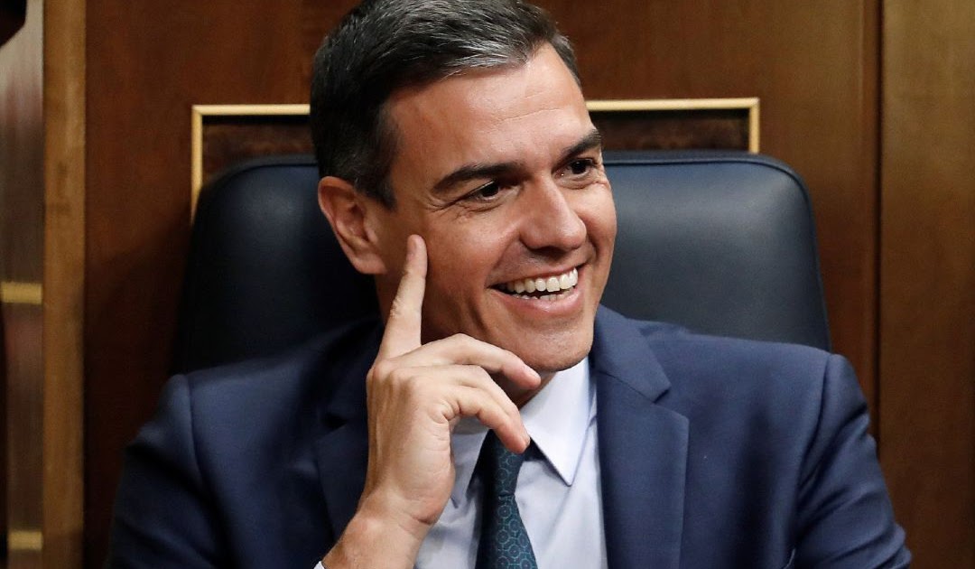 Ayer, en La Nueva España: Mentiras y falacias en el camino del éxito dlvr.it/RmDlfQ