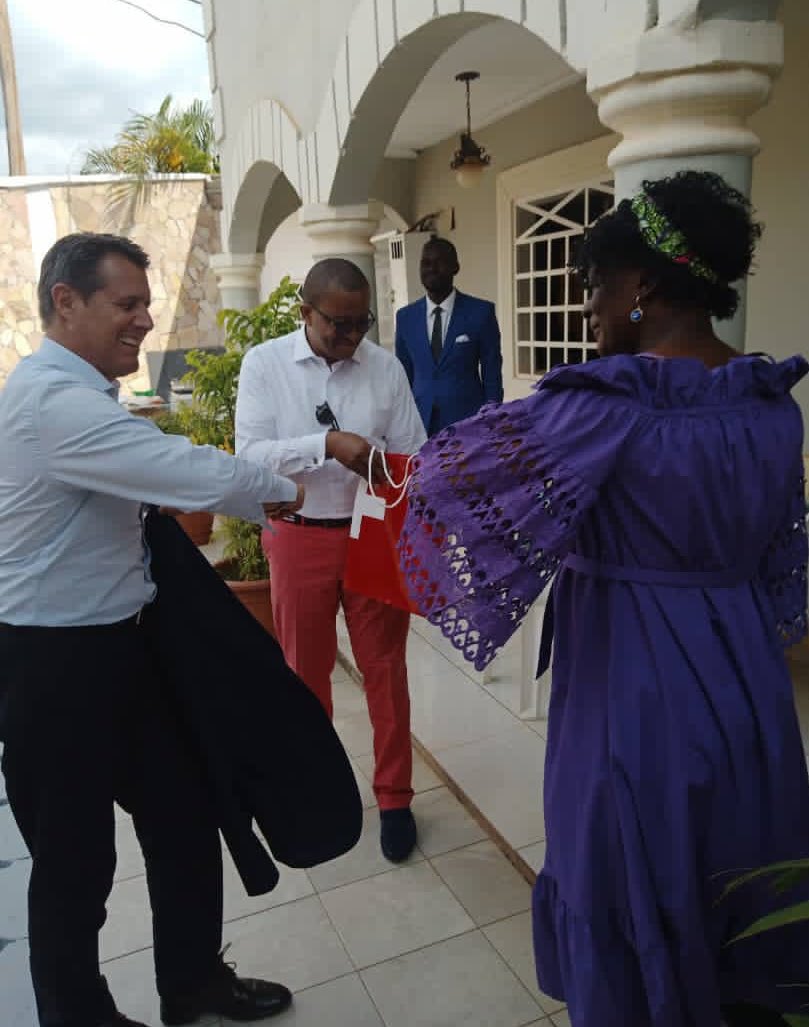 Un grand merci au Dr. Christian Pout,  Président du <a href="/CEIDES1/">CEIDES</a> et à Mme pour la très chaleureuse invitation. 🤝. La🇨🇭se réjouit de poursuivre l‘excellente collaboration avec l‘équipe du CEIDES dans les domaines diplomatique, humanitaire et socio-économique. ceides.org