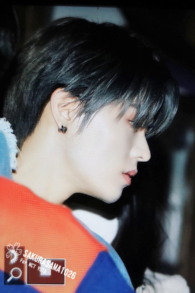 osakurasama1026's tweet photo. 201123 vlive 퇴근 ~
work it fighting~
#엔시티127  #NCT #NCT127 
#유타 #YUTA https://t.co/8E2TjNuVs7