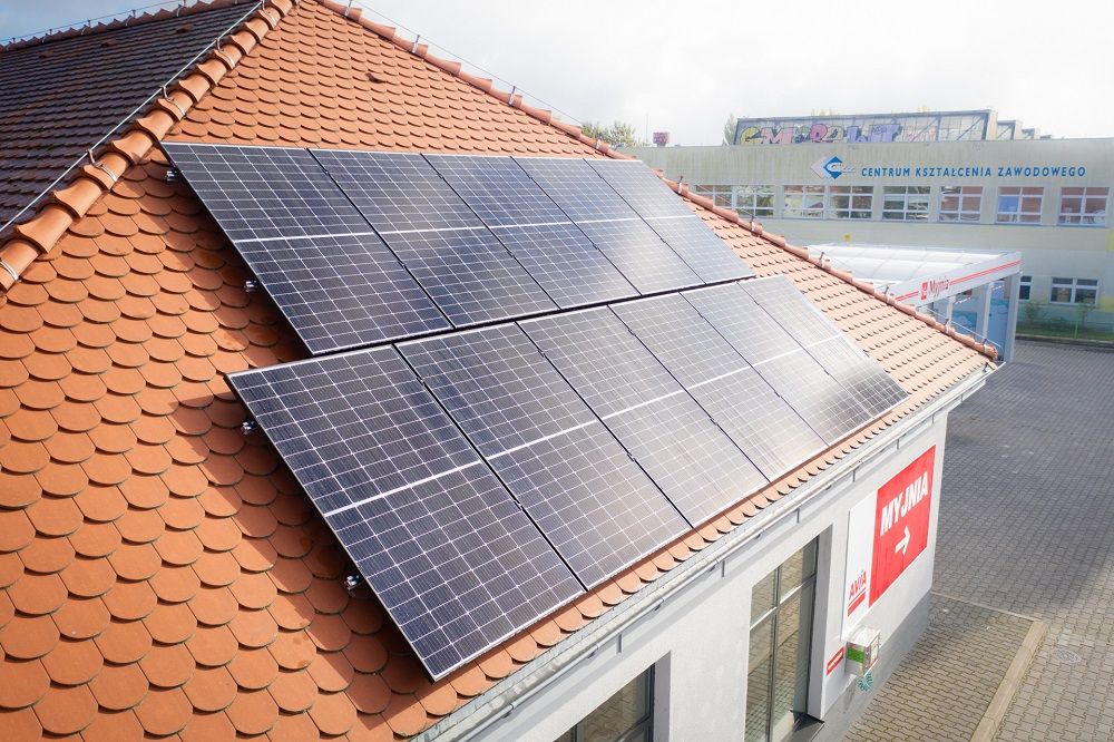 AVIAINTL's tweet photo. According to @unimot_sa, a production line producing #AVIA Solar #photovoltaic panels will be launched in the second quarter of 2021. We are just receiving the first elements 💪

Link: https://t.co/67Eqbx95T8

#AVIASolar #UNIMOT #alternativeenergy #sustainableenergy #AVIAINTL https://t.co/a7LlLEfqzq