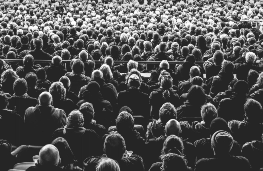 [actu] Un appel national à la réouverture des théâtres signé par 350 directrices et directeurs de lieux culturels envoyé à <a href="/EmmanuelMacron/">Emmanuel Macron</a>  et <a href="/JeanCASTEX/">Jean Castex</a>  bit.ly/appelreouvertu… Une initiative de l'<a href="/Asso_des_SN/">Association des scènes nationales</a> avec <a href="/ACDN_/">Association des Centres dramatiques nationaux</a> Le secteur privé se joint à l'appel.