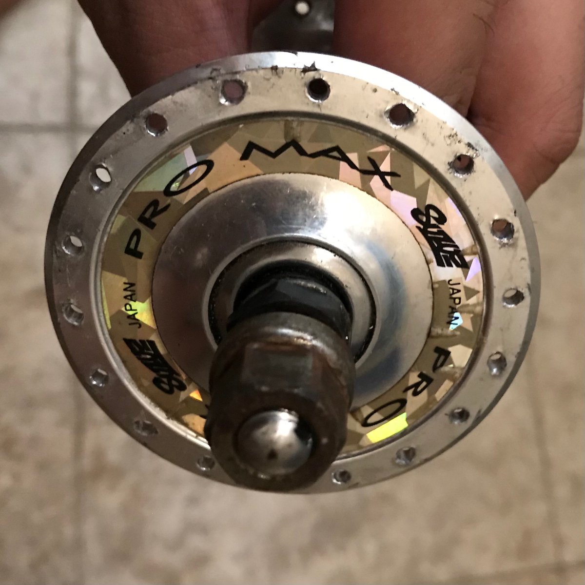 BerjualanS's tweet photo. #fnfjb dijual Front Hub Depan Suzue Promax NJS ... kondisi Oke ... Lokasi jkt selatan, diutamakan COD ...
Harga 1.650.000 atau Tukar Sepatu Cleat Road Shimano sz 45/46 + Pedal Cleat Road Shimano. Kontak WA tertera https://t.co/5CZekyKccv