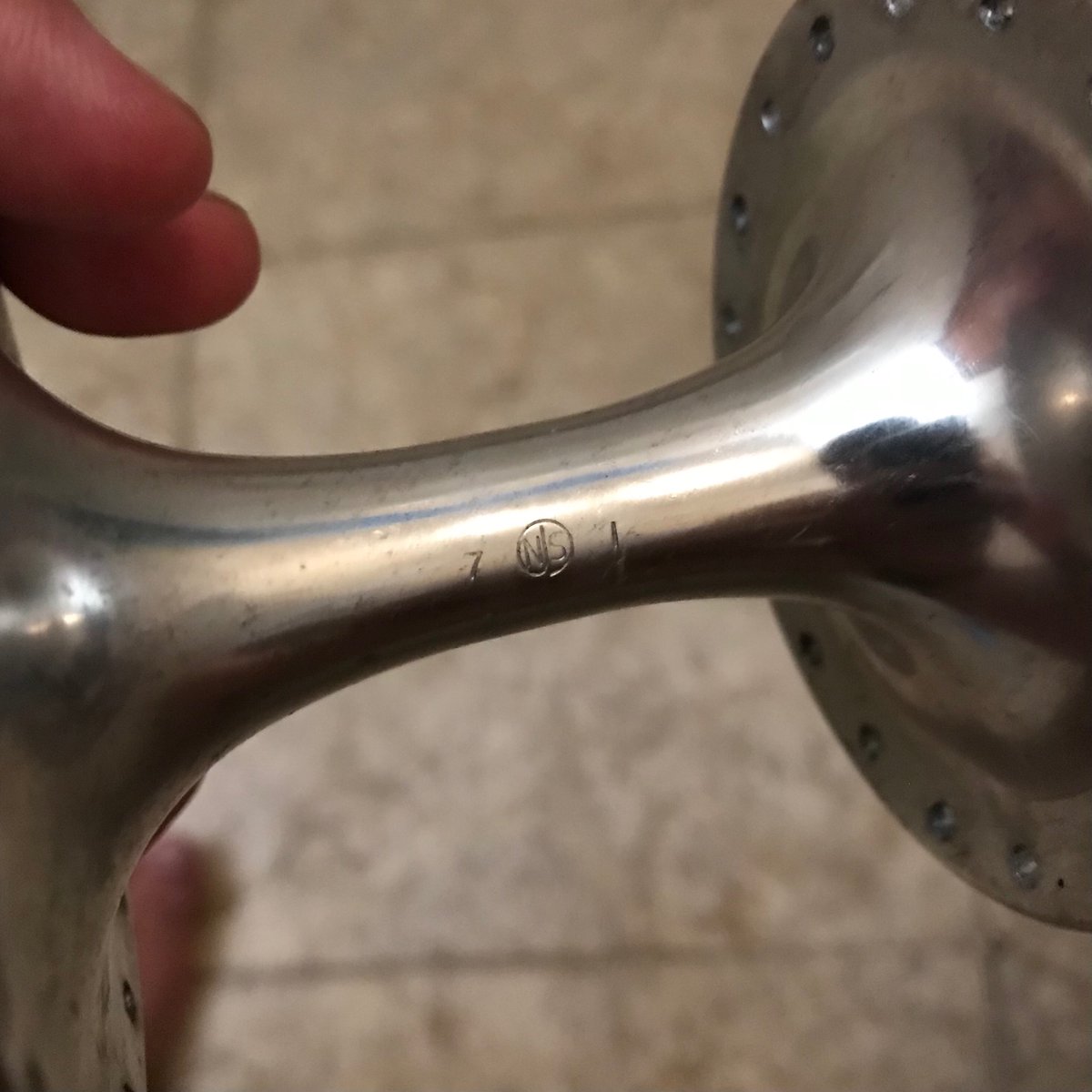 BerjualanS's tweet photo. #fnfjb dijual Front Hub Depan Suzue Promax NJS ... kondisi Oke ... Lokasi jkt selatan, diutamakan COD ...
Harga 1.650.000 atau Tukar Sepatu Cleat Road Shimano sz 45/46 + Pedal Cleat Road Shimano. Kontak WA tertera https://t.co/5CZekyKccv
