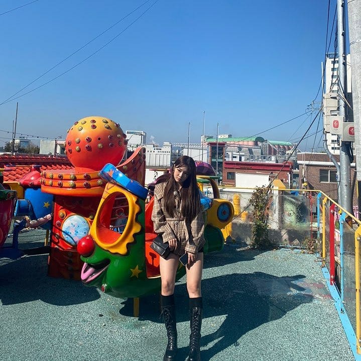 fiq_D_flover's tweet photo. [💌#fromis_9] [🍞 shy9_29] 
-Instagram Update-

+ so adorable. Let us be happy in the future too. I love you ❤
#everyoneitsJisuniesbday~~!!
#everyoneintheworld~~!!
#congratulationsJisun

#송하영 #SONGHAYOUNG
#fromis_9 #프로미스나인
@realfromis_9 https://t.co/HSmzWcvb0g