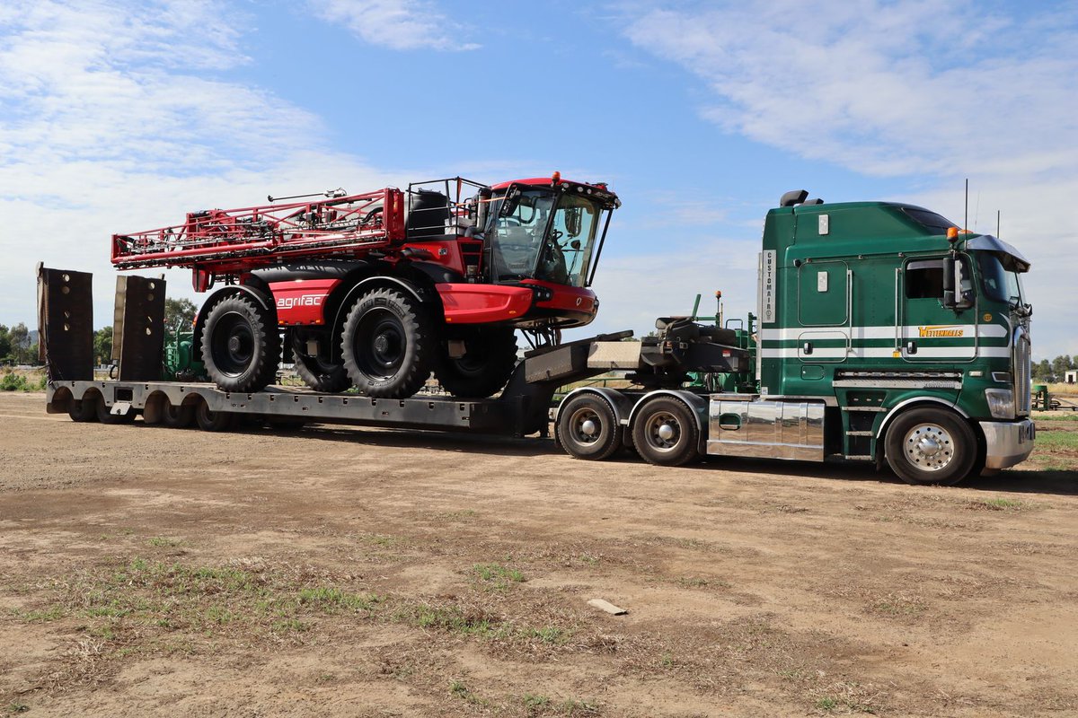 AgrifacAU's tweet photo. Delivery day at the @RiverinaCo 🎉
When the #WaggaWagga rural retail one-stop shop received an #Agrifac #CondorEnduranceII, the team were itching to take it for a ride 😎
Thanks to the Co-Op staff for sending through these photos; enjoy the upgrade! #AgrifacAU https://t.co/JNU4jvpzqc