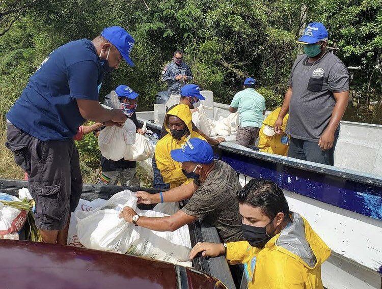 HFI1995's tweet image. Team of @HumanityFirstBZ serving victims of #HurricaneIota in #Belize