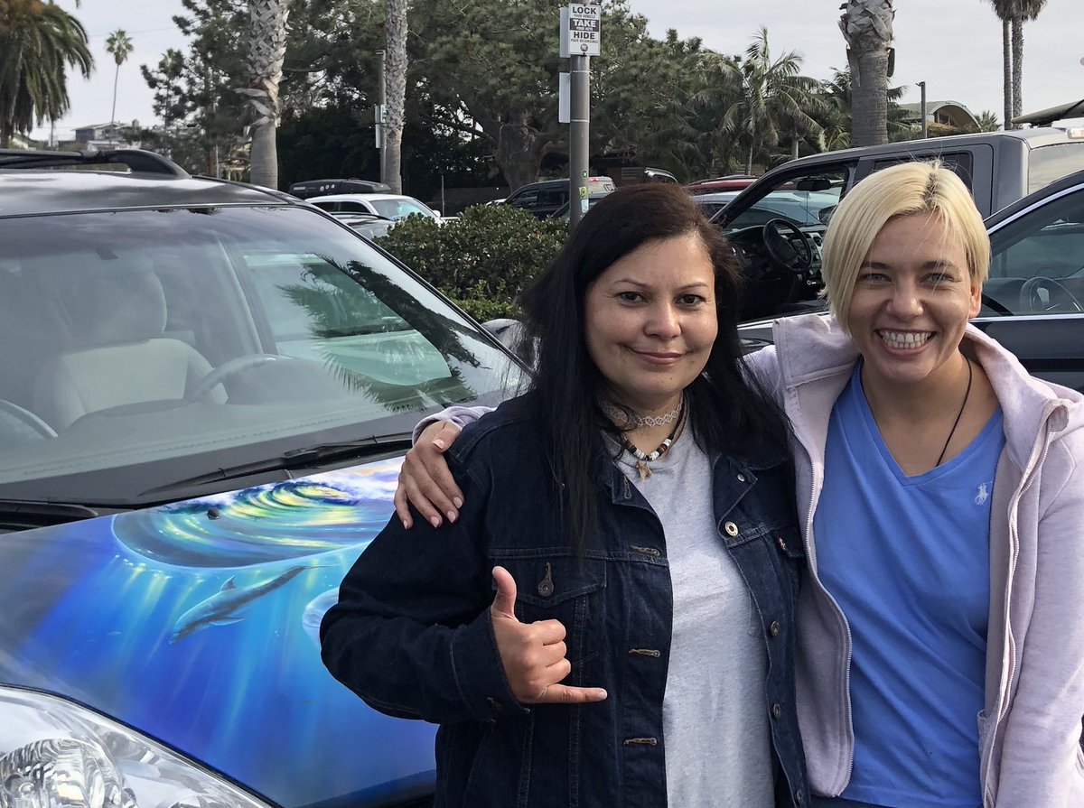 ArtistEsmeralda's tweet photo. Today I was Honored to meet a unique and talented airbrush artist, those that are hard to find. She is a true special one and very kind and friendly. It was great to meet you today #IraCosmos & Nicole!!! #artistesmeralda #esmeraldarobles #bodyworkscollision https://t.co/tCF06O9lgr