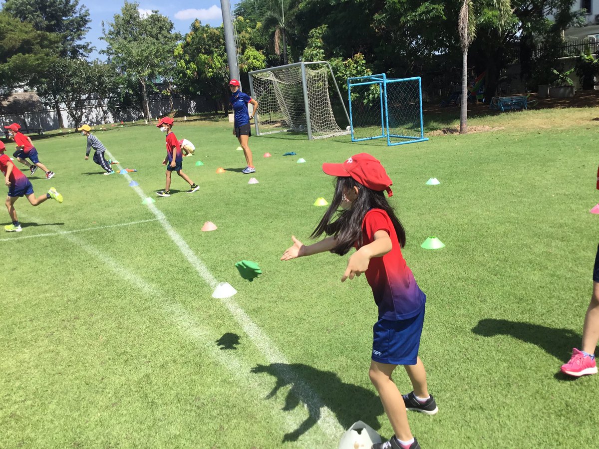 leticarino's tweet photo. After a sudden closure of the school for 2 weeks, we are so happy to welcome learners back @ISPPCambodia How can I throw even further? #inquiry #ChickenThrow #IndividualPursuits #athletics #physed @KarynKarynsi @KellysPYPClass #grade1rocks https://t.co/Wii9SXZ38X