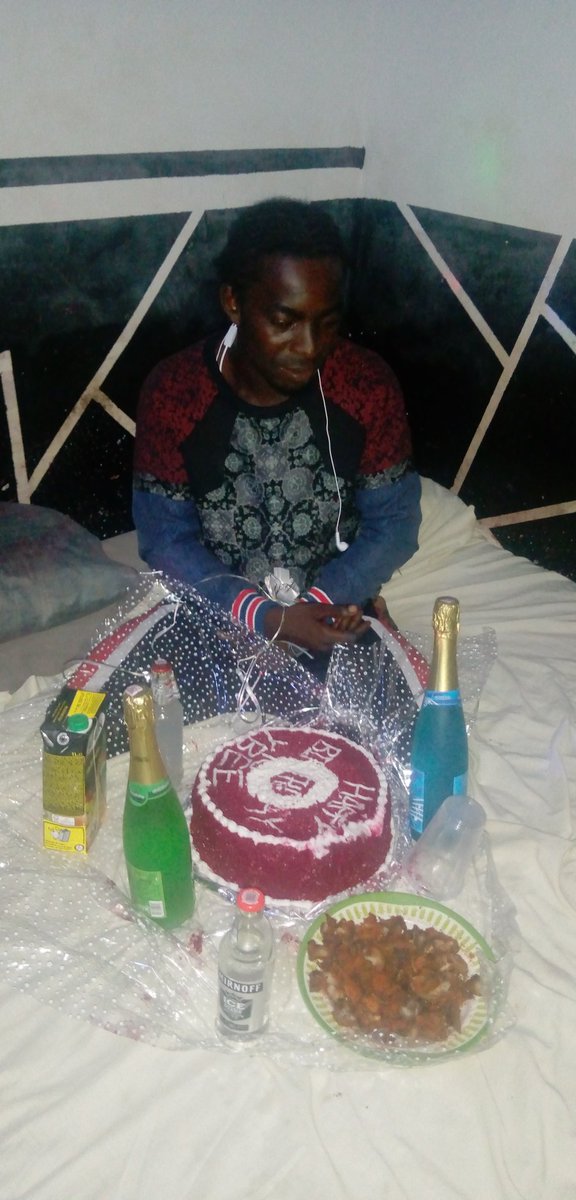 YBeeMoneyhunter's tweet photo. Happy birthday to me 
Show some love https://t.co/axu53Jdq7r