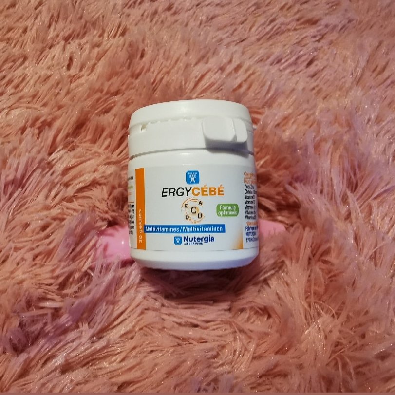 Manibeaute's tweet photo. J'ai testé les compléments Ergycébé de Nutergia ! 
Ils permettent de faire le pleins de vitamines et nutriments pour lutter contre les virus et bactéries due aux changements de température ! Je vous laisse regarder ma vidéo pour un avis complet ! 🤩
https://t.co/zKn1D3XsTJ https://t.co/PLiBz4UUOt