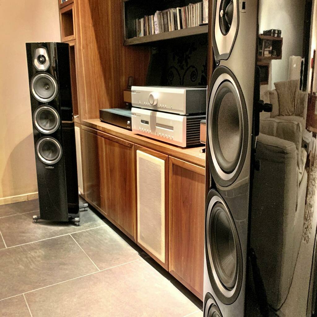 AudioVenue's tweet photo. Sonus faber Sonetto powered by Musical Fidelity.
#musicalfidelity #sonusfaber #audio #hifi #hifisystem #whfsystems #chordcables #musical #m6scd #m3si @musical_fidelity @sonusfaberofficial https://t.co/zGQ0i9Ueek https://t.co/NJwedP7oL6