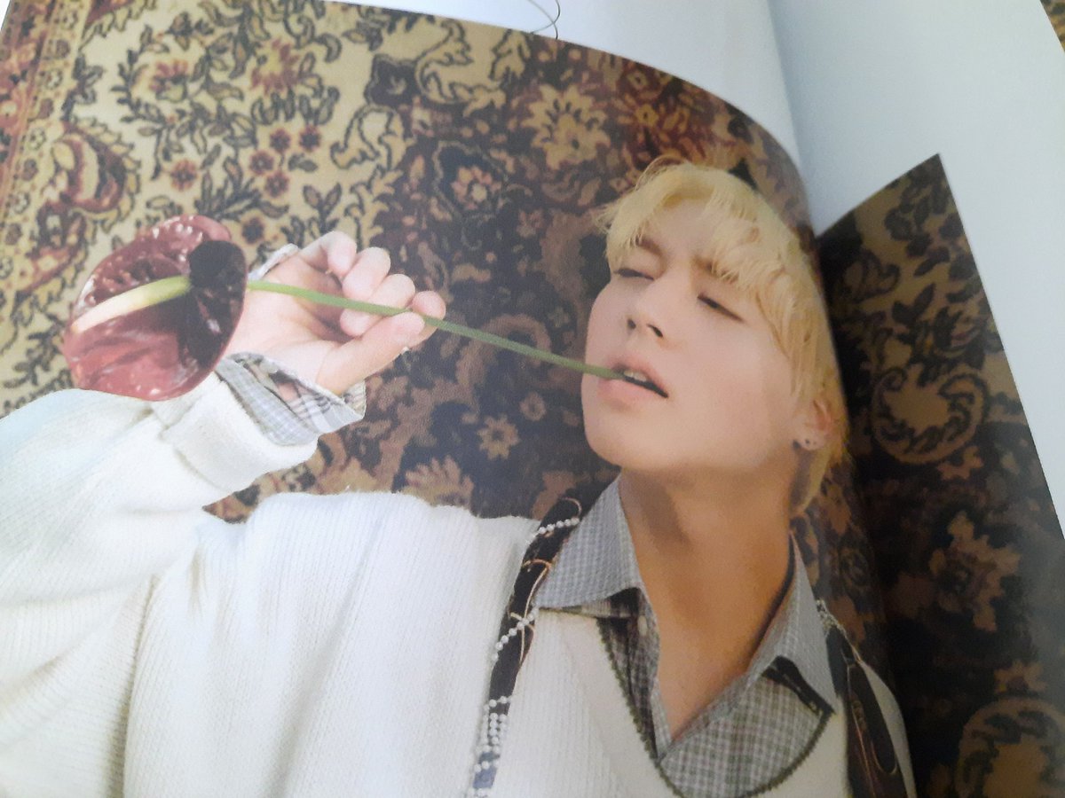 The material of Jihoon& #39;s pb is always.. idk interesting? haha