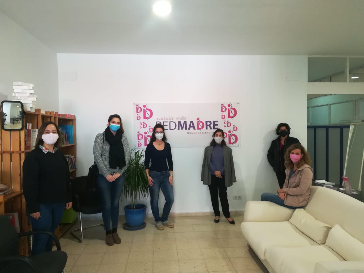 LoyolaAnd's tweet photo. Emma Motrico, directora de la Escuela de Doctorado de Loyola y Traiana Montero, del servicio de carreras profesionales, se han reunido con la presidenta de RedMadre Sevilla, Teresa galán. @SerMadreSevilla https://t.co/hMaRxwQIYD
