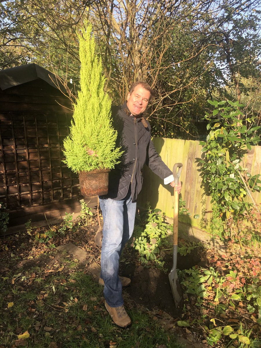 EBRD's tweet photo. Welcome to our #GreenWeek. #EBRDfamily has already started #EBRDtree challenge. Join them and plant a tree 🌲
#EBRDgreen https://t.co/DQV6ssAM1g