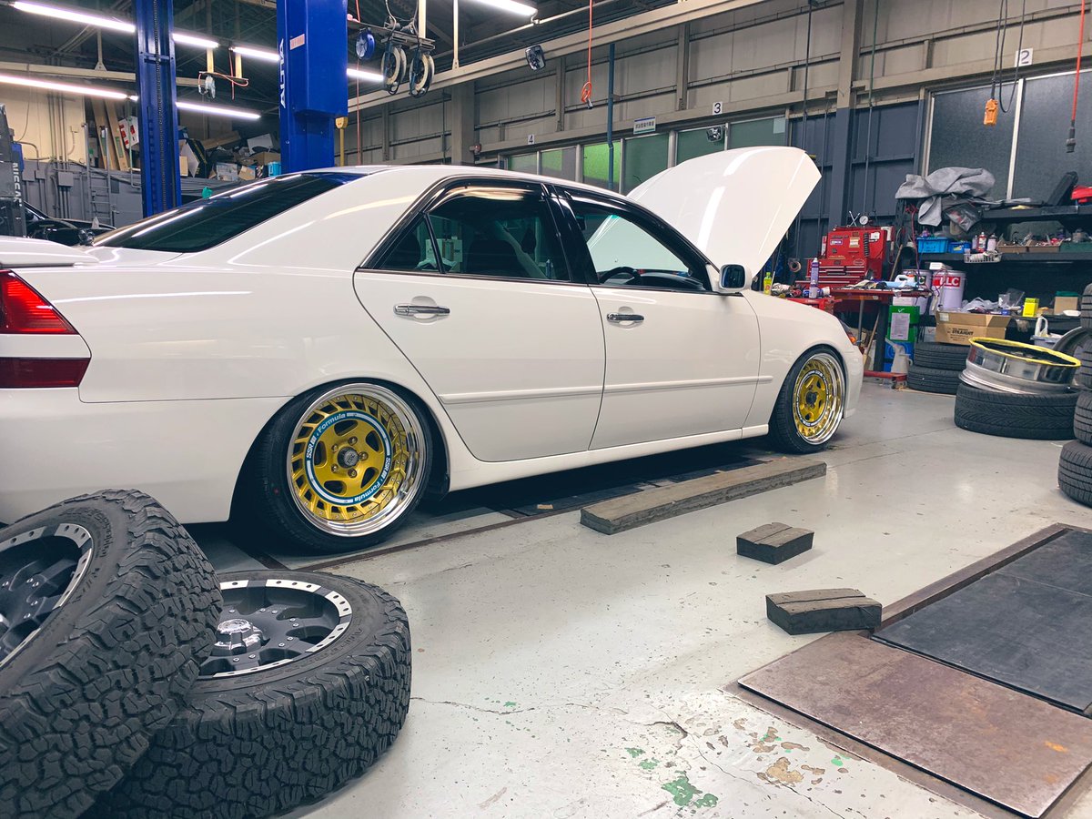 Kren4343's tweet photo. やっとホイール来たので公開
SSR Formula Aero Spoke

F  8.5j    205／40／18
R  9.5j    215／40／18

FMゴールド(オーダー色)
エアロプレートブルー

車高調
326パワー　チャクリキダンパー

2ヶ月待つのが長かったー笑 https://t.co/QthW66xd9M