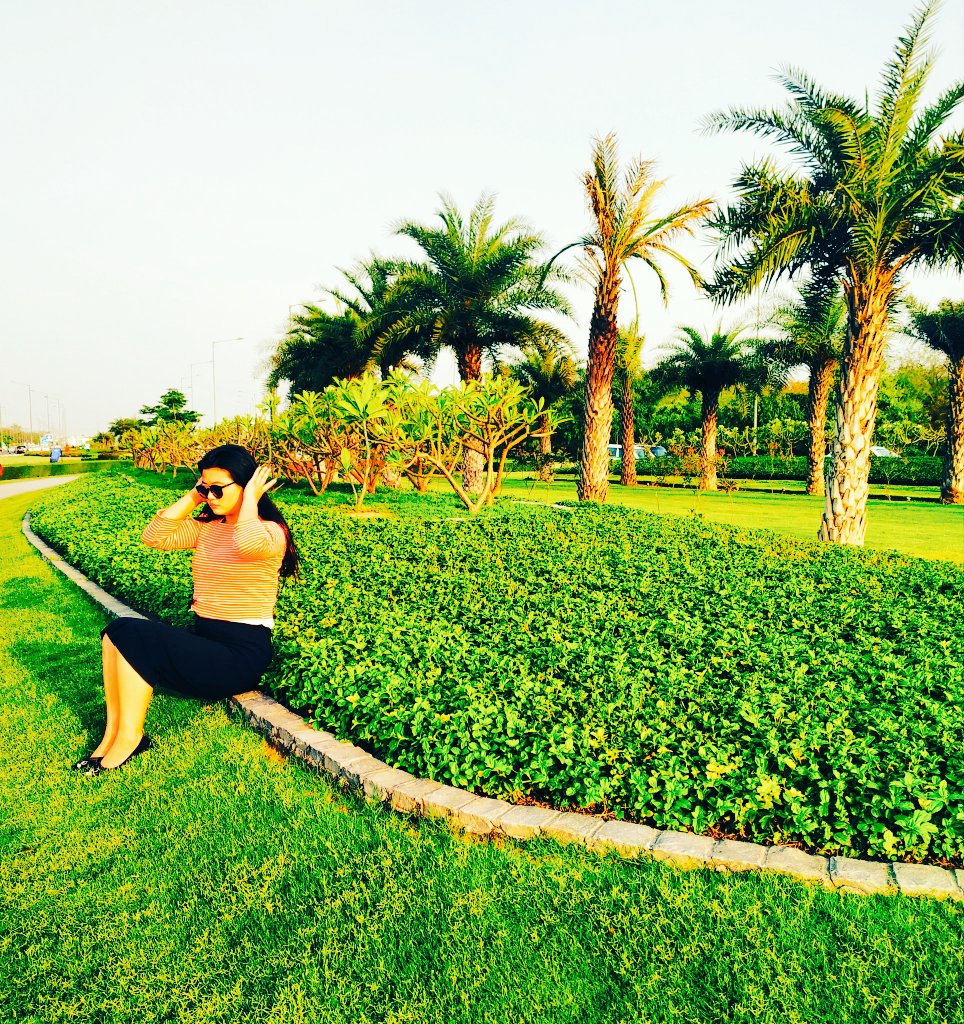 Nakro_Jojo's tweet photo. #MondayMotivation

Love our environment as much as we love ourselves.

Sun bathing on a green pasture is the best source of Solace for me.~~~

A Girl in Love with Nature🥰

#agirlinlovewithnature  #haappmood #NatureLover #nagagirl #Natureisprecious #GoodVibesOnly #Happiness https://t.co/moypPe8Yu0