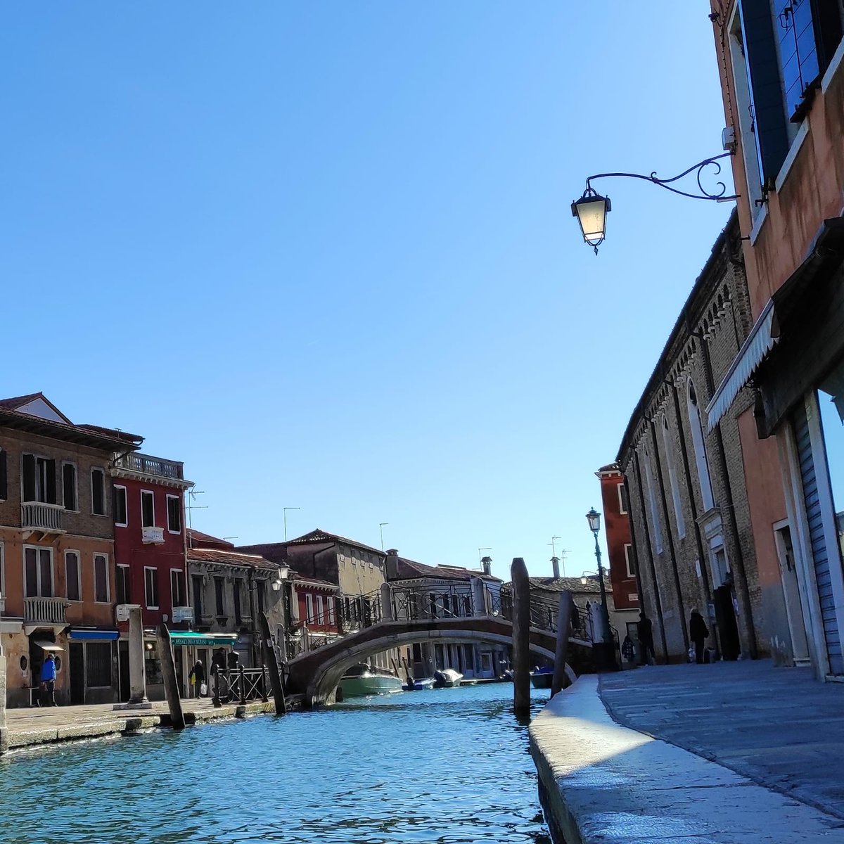 alessia_fuga's tweet photo. Everything exists thanks to this pair of walkers:
the sun and time.
(Raul Aceves)
Good morning!
#alessiafuga #murano #muranoglass #madeinitaly #venice #glassartist #veniceglassartist #muranoglassartist #venetianbeads #glassjewellery #lampbeadwork #venicejewellery https://t.co/bnGXzJ1ddr