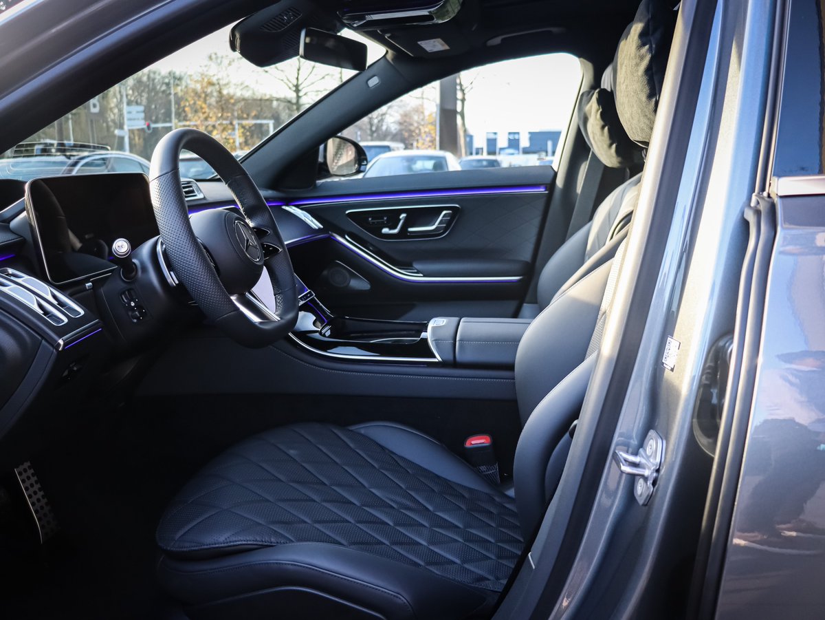 ASVMercedes's tweet photo. De nieuwe Mercedes-Benz S-Klasse staat nu bij ons in de showroom in Veghel en Eindhoven. De meest geavanceerde auto ooit! https://t.co/Y2TiJ7NcTF
