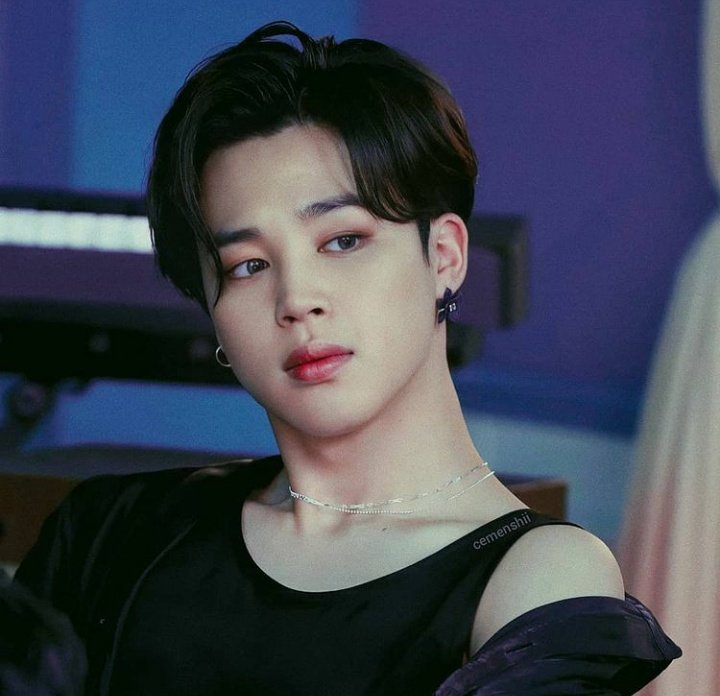 saakshigmt's tweet photo. Hellowww!!! I love him 💜
#parkjimin #BTSJIMIN #JIMIN https://t.co/w6JtSmxh44