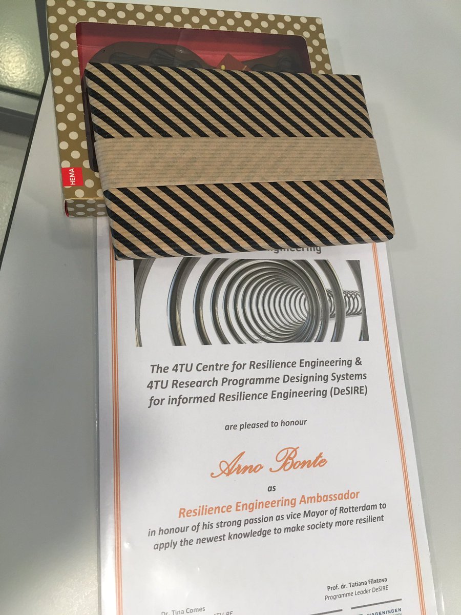 tinacomes's tweet photo. And we're live! Opening of our @4TUResilience &amp; @SEC_ETH #resilience conference w @TanjaFilatova &amp; Christoph Hölscher. Congratulations to our new RE ambassadors @arnobonte @resilienceSci @NFrantzeskaki &amp; John Andrews! @JIRC_20 @tudelftTBM https://t.co/5QO7YVsv4B