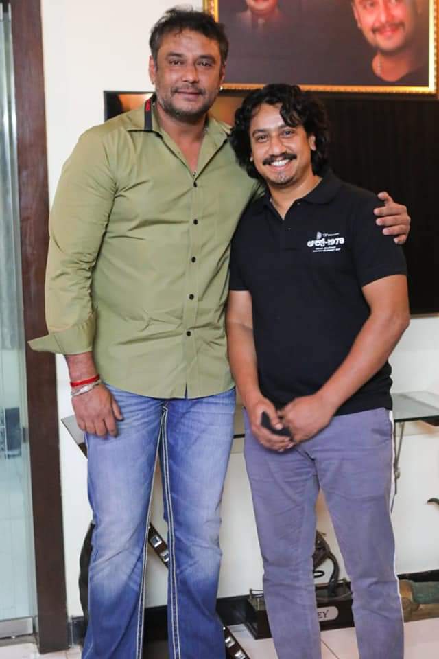 SanchariVijay's tweet photo. Love U sir. ನೀವು ನಮ್ಮನ್ನು ನಿಮ್ಮ ಮನೆಗೆ ಆಹ್ವಾನಿಸಿ ACT-1978 ಸಿನಿಮಾಗೆ ತೋರಿಸುತ್ತಿರುವ ಬೆಂಬಲ ತಂಡಕ್ಕೆ ಆನೆ ಬಲ ಬಂದಂತಾಗಿದೆ.
ಇಂದೇ ಸಿನಿಮಾ ನೋಡಿ ಅಭಿಪ್ರಾಯ ತಿಳಿಸಿ. https://t.co/8aJwlbjPP3
