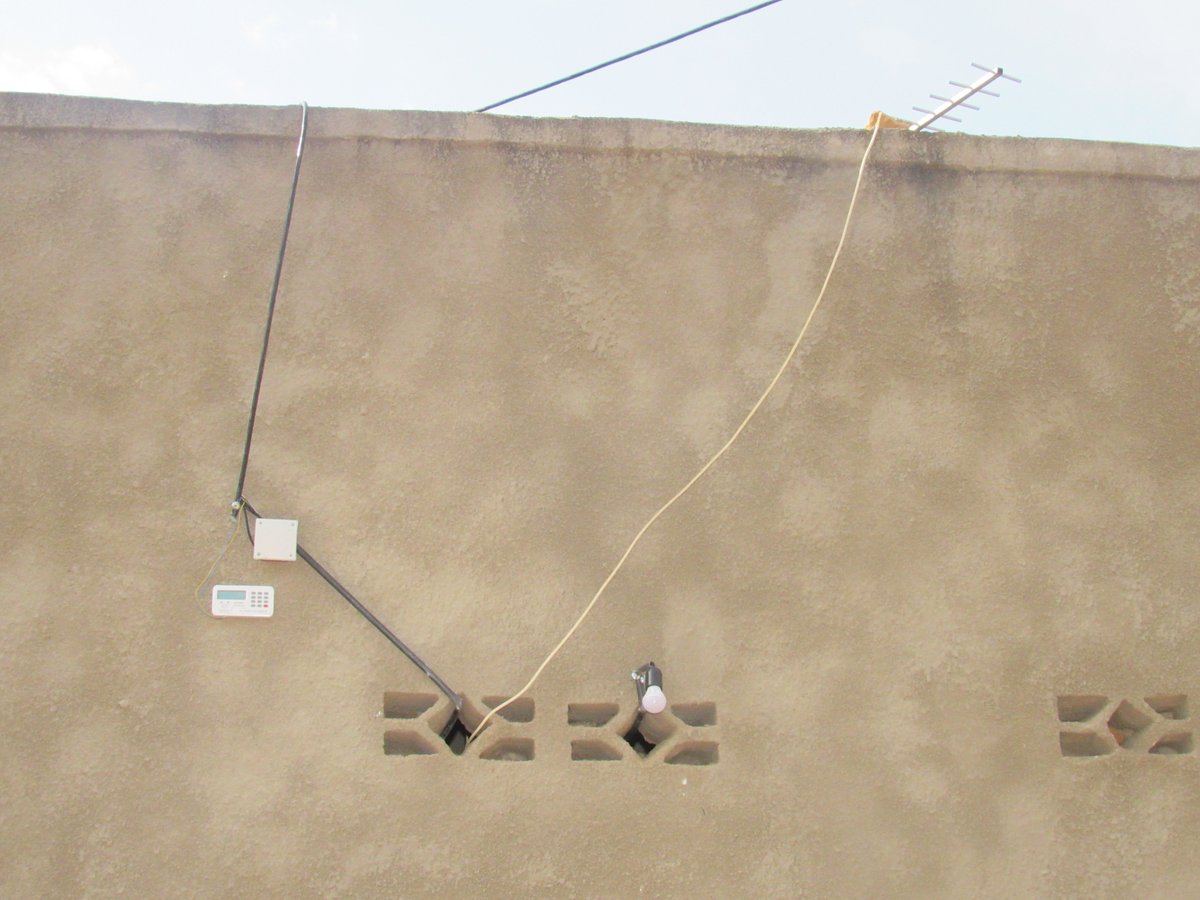 KayonzaDistrict's tweet image. Mukahabimana Therese, umuturage w’umurenge wa #Ndego: Tukimara kubona ipoto igeze hano Ndego, twarishimye cyane. Haciye igihe kinini kuva 1997 dutuye hano muri Ndego, nta muriro wari uhari.