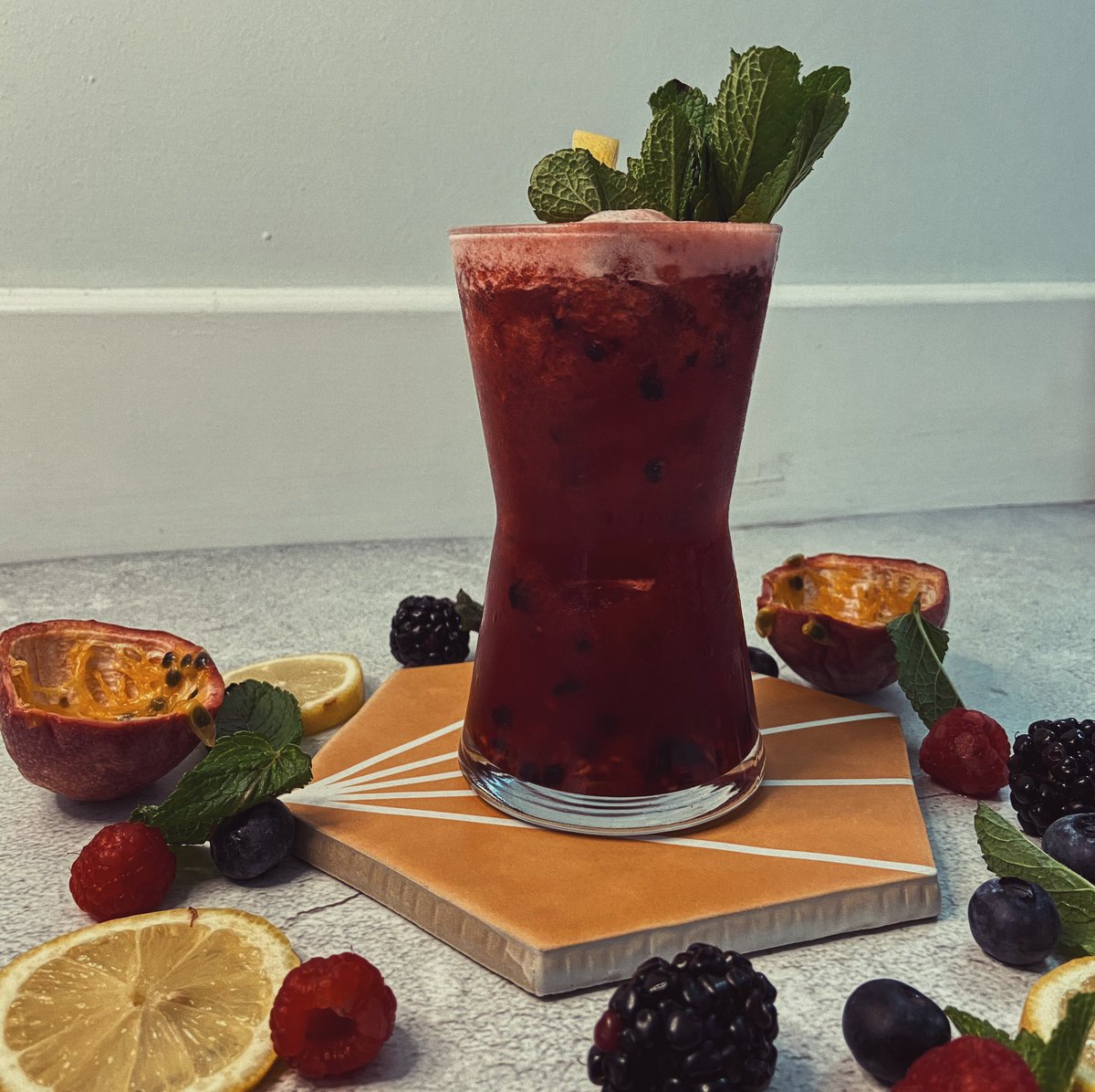 chillingglassuk's tweet photo. Berry Blast Mocktail 💥 🍒

Inspired by the new @diffordsguide cocktail book, here is a new recipe for #MocktailMonday. 

Full Recipe Here: https://t.co/oaYGseyEXD https://t.co/l6nA08jqRu