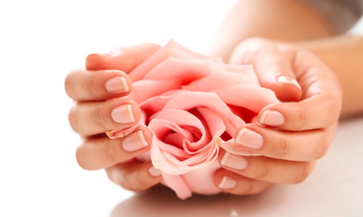 "A rose can never be a sunflower, and a sunflower can never be a rose. All flowers are beautiful in their own way, and that’s like women too. I want to encourage women to embrace their own uniqueness." - Miranda Kerr, Model.  #MirandaKerr tlccotswolds.co.uk