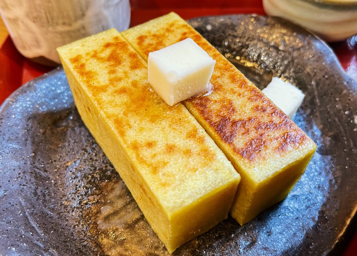 【舟和 本店】 @浅草駅から徒歩5分 バターが溶け出す「焼き芋ようかん」を食べられるお店。 ホクホクよ...