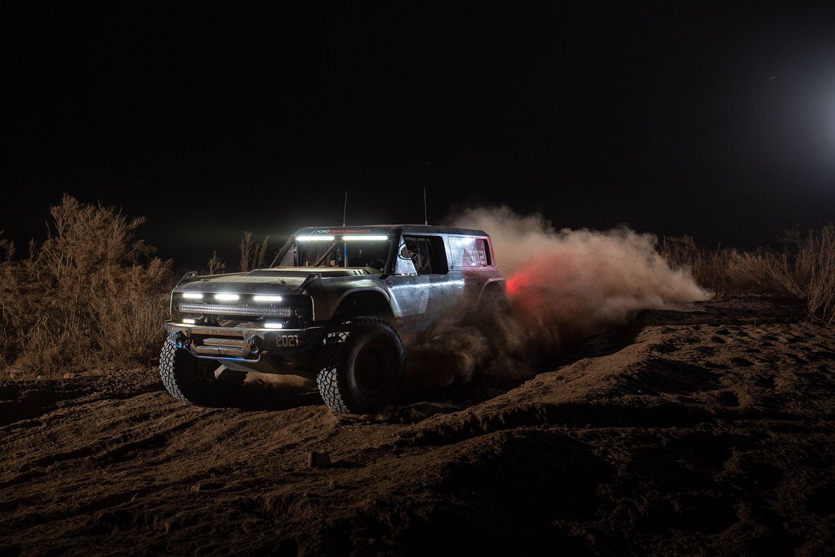 FordAuthority's tweet photo. Ford Bronco R Race Prototype Successfully Finishes 2020 Baja 1000 https://t.co/sooVzXXCfW https://t.co/95JsuoIeKC