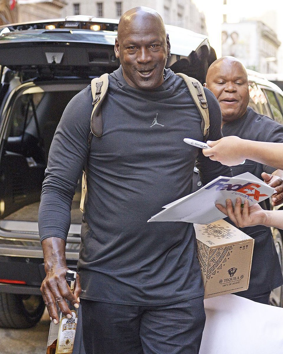 nicekicks's tweet photo. How I’m about to be all Thanksgiving break. 😎 #MJMondays https://t.co/jBWYKnPYUn