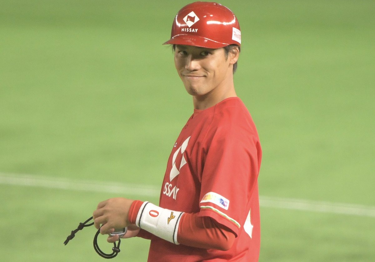 一塁コーチを務めた福冨さん。
2020.11.23
第91回都市対抗野球大会
日本生命VSHonda鈴鹿
#日本生命 #福冨裕 #慶應義塾大学 #一塁側ベンチの後輩とあいさつ