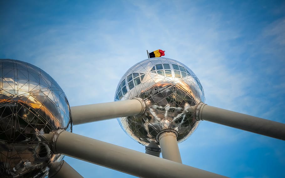 svengatz's tweet photo. Het Brussels Gewest maakt - net als @StadBrussel - een miljoen euro vrij opdat het #Atomium ook na de coronacrisis kan blijven schitteren als hét symbool van Brussel. Door het wegblijven van buitenlandse toeristen is deze uitzonderlijke steun broodnodig. 
#brugov @rudivervoort https://t.co/oBIrZKQ7XK